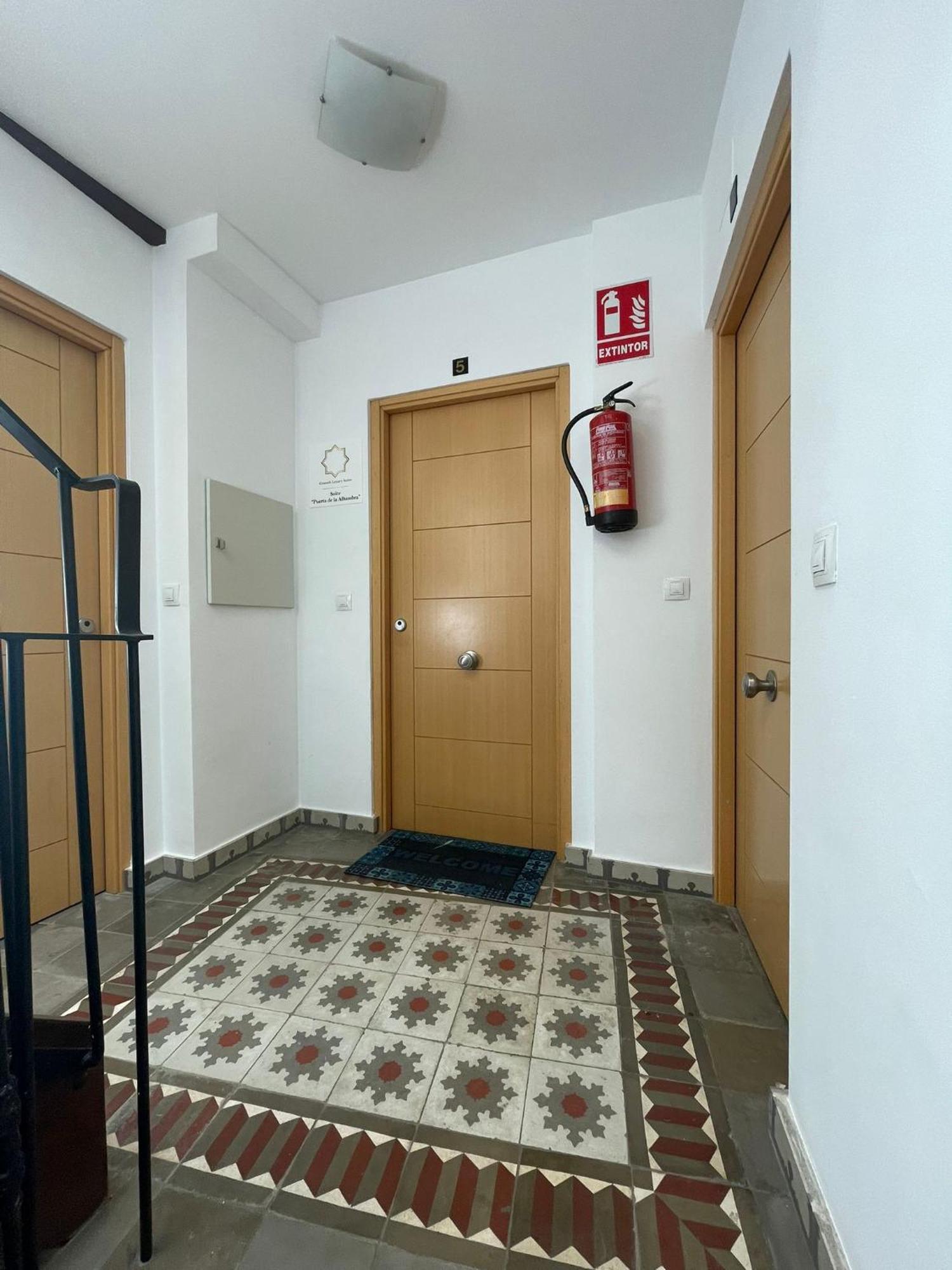 Suite Puerta De La Alhambra Granada Eksteriør billede